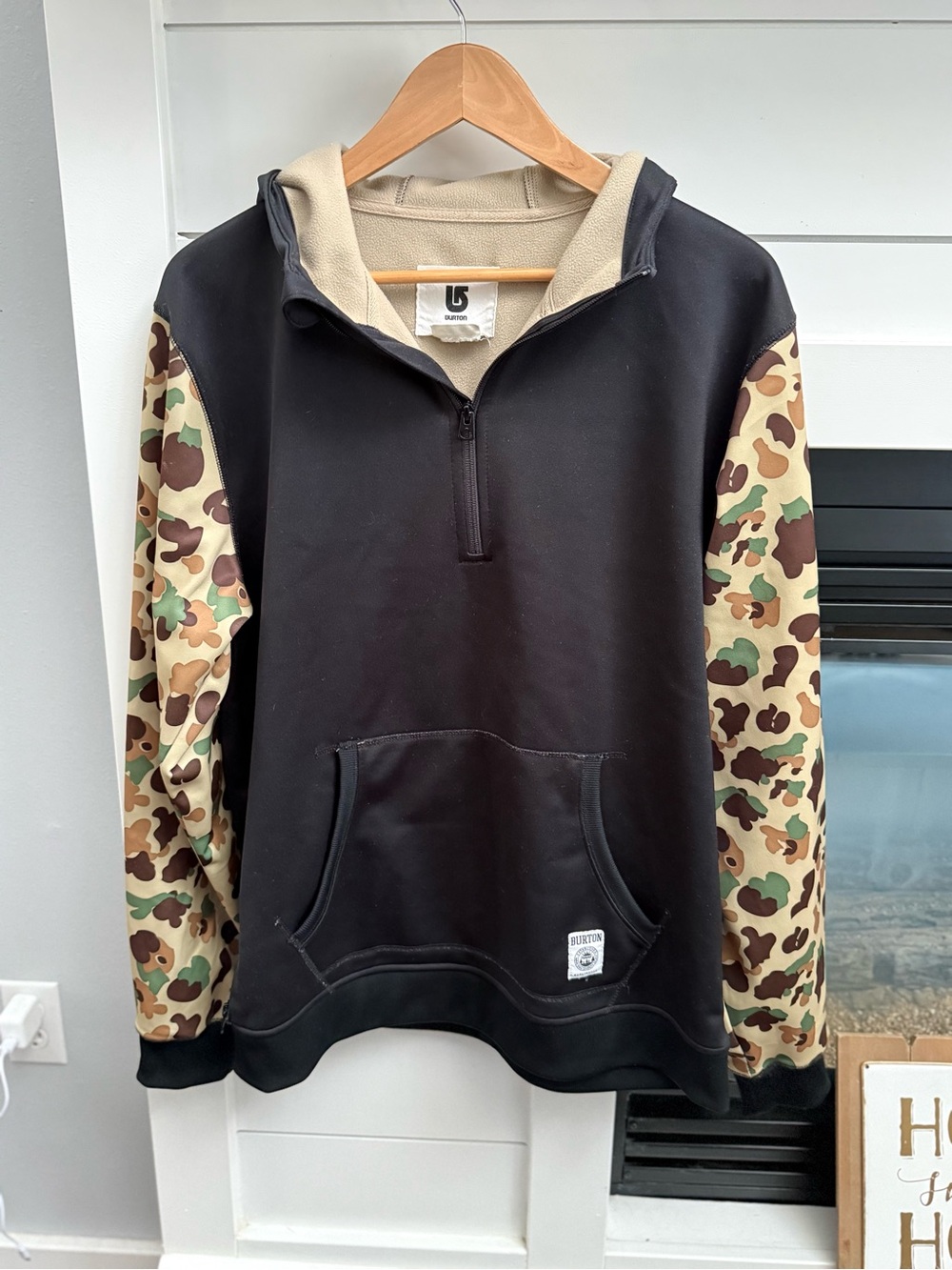 Burton Men’s Black Pullover Hoodie with Camo Sleeves & trending style sz Large